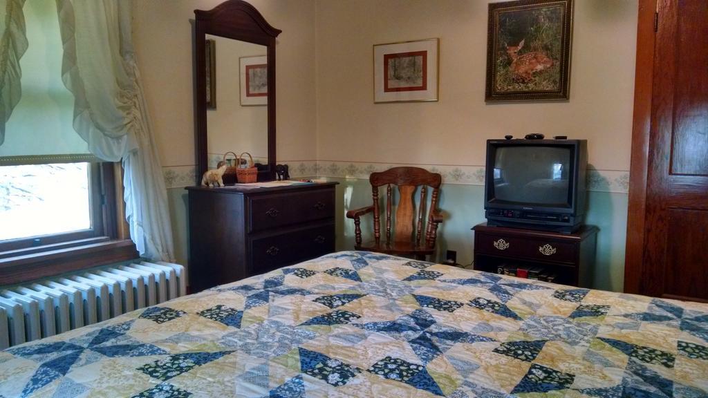 Fish & Loaves Bed And Breakfast Numidia ภายนอก รูปภาพ