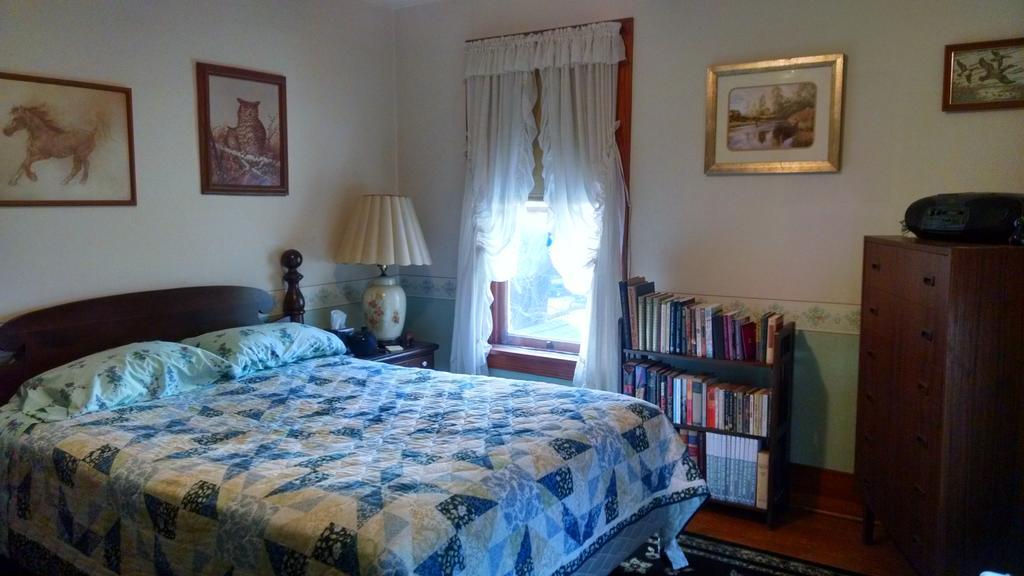 Fish & Loaves Bed And Breakfast Numidia ภายนอก รูปภาพ