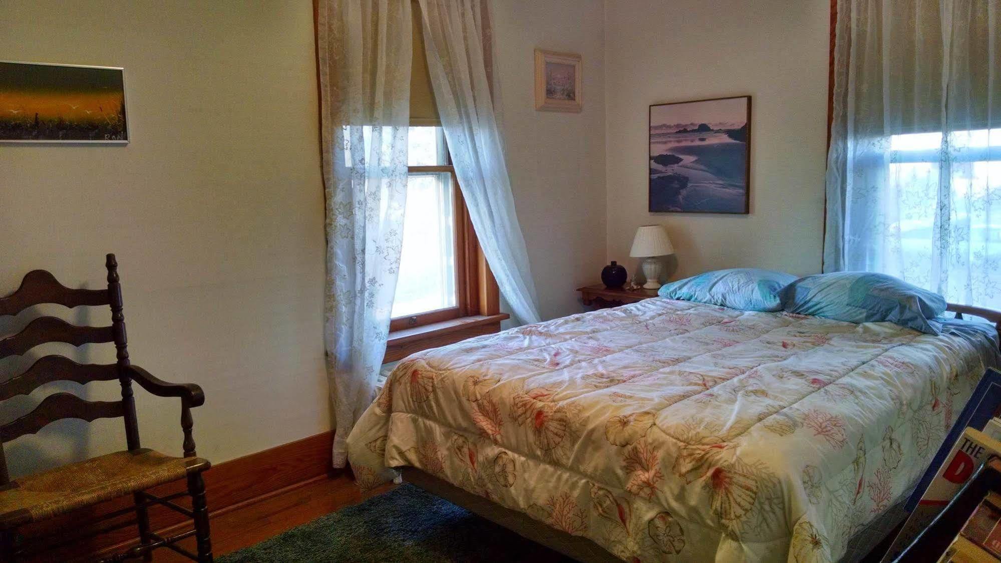 Fish & Loaves Bed And Breakfast Numidia ภายนอก รูปภาพ
