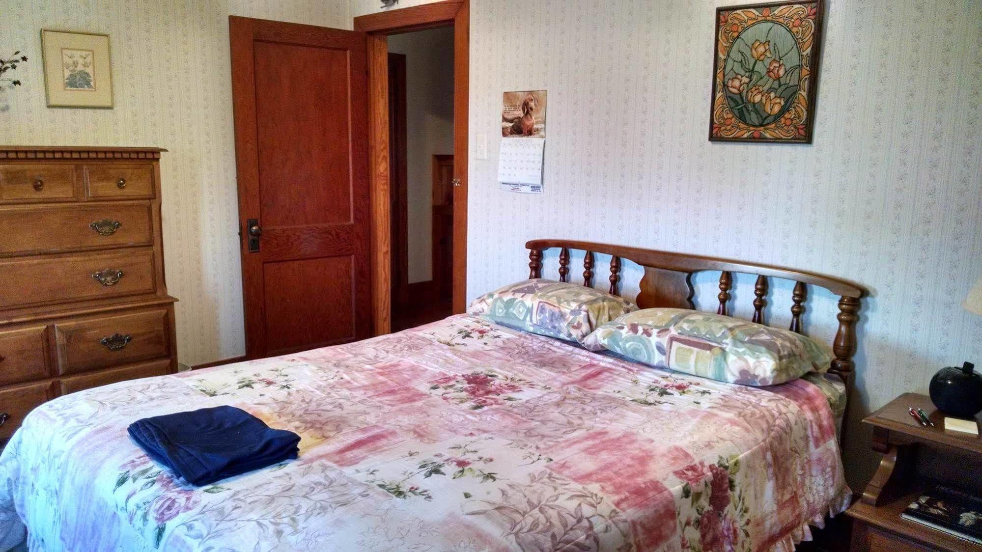Fish & Loaves Bed And Breakfast Numidia ภายนอก รูปภาพ