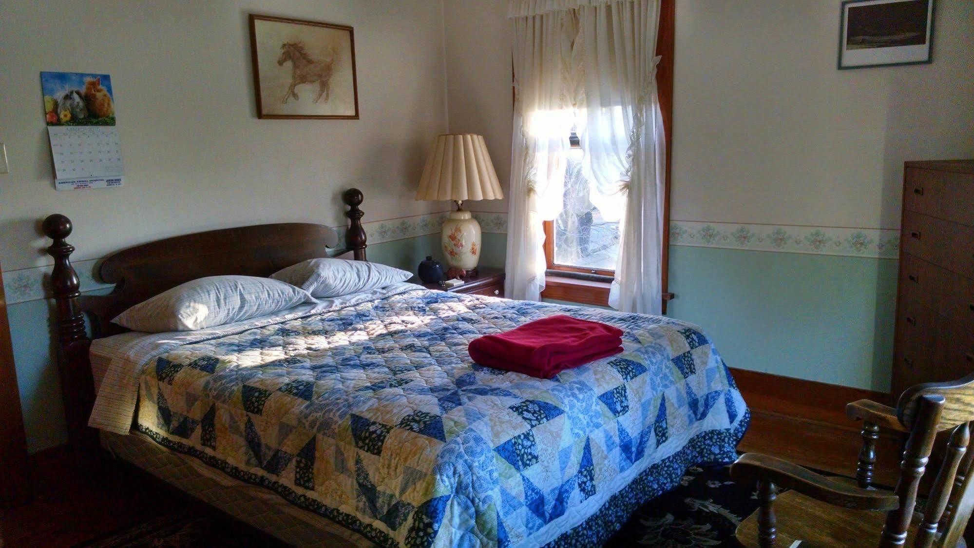 Fish & Loaves Bed And Breakfast Numidia ภายนอก รูปภาพ