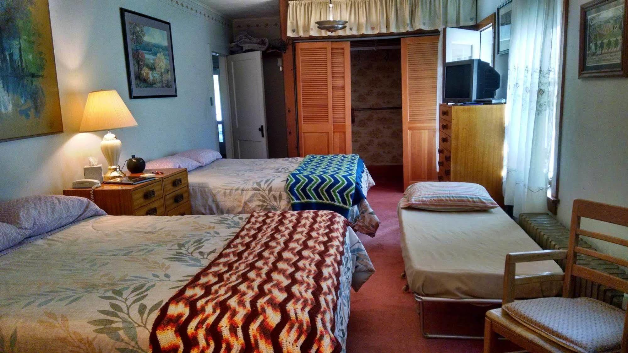 Fish & Loaves Bed And Breakfast Numidia ภายนอก รูปภาพ